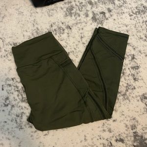 VICTORIAS SECRET KNOCKOUT CAPRI PANT SZ MEDIUM